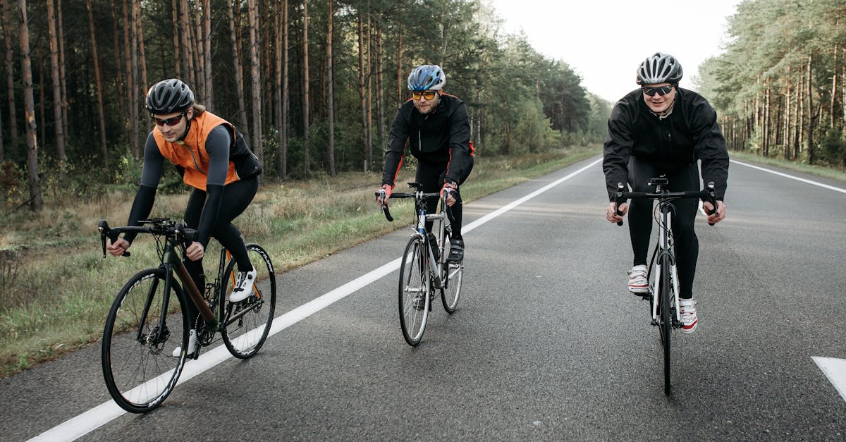 découvrez notre équipement de sécurité pour vélo, conçu pour protéger les cyclistes et assurer des trajets en toute sécurité. casques, gants, lumières et protections indispensables.