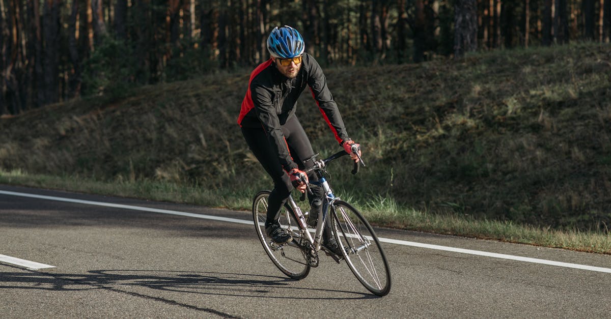 découvrez notre sélection d'équipements de sécurité pour vélo, conçus pour protéger les cyclistes et garantir des trajets en toute sécurité.