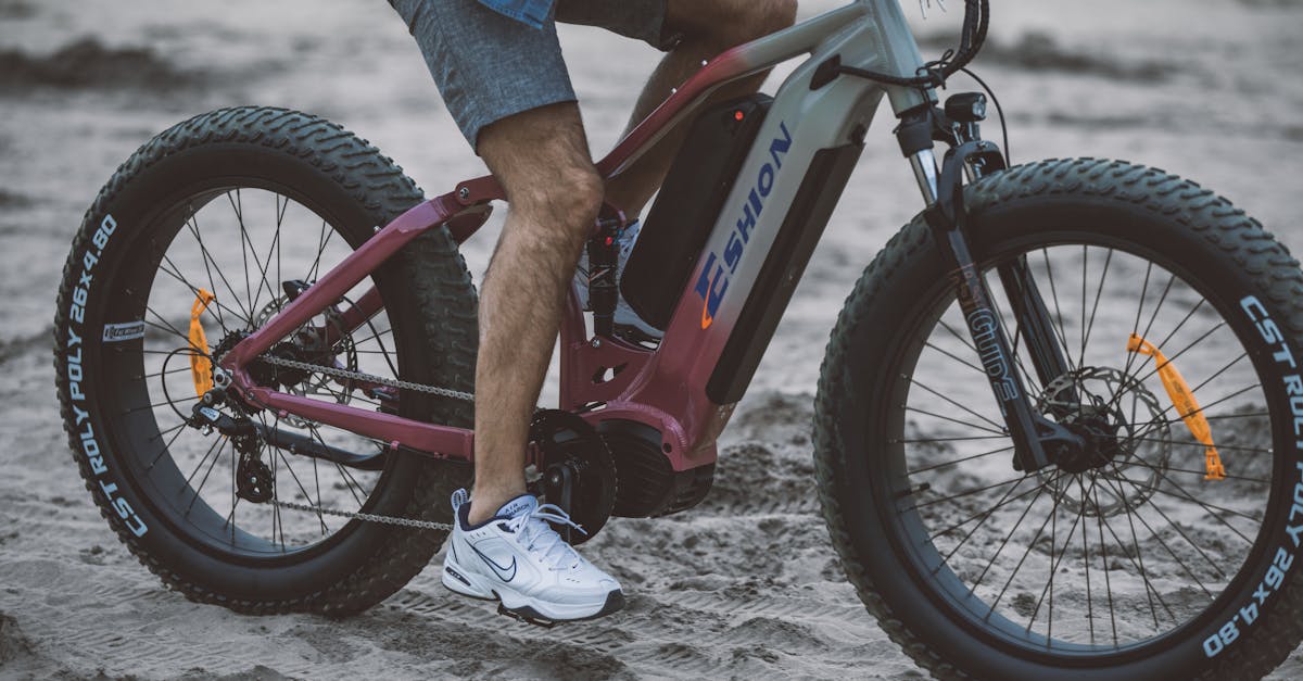 découvrez combien de temps durent les pneus de vélo et comment prolonger leur durée de vie pour assurer sécurité et performance lors de vos sorties.