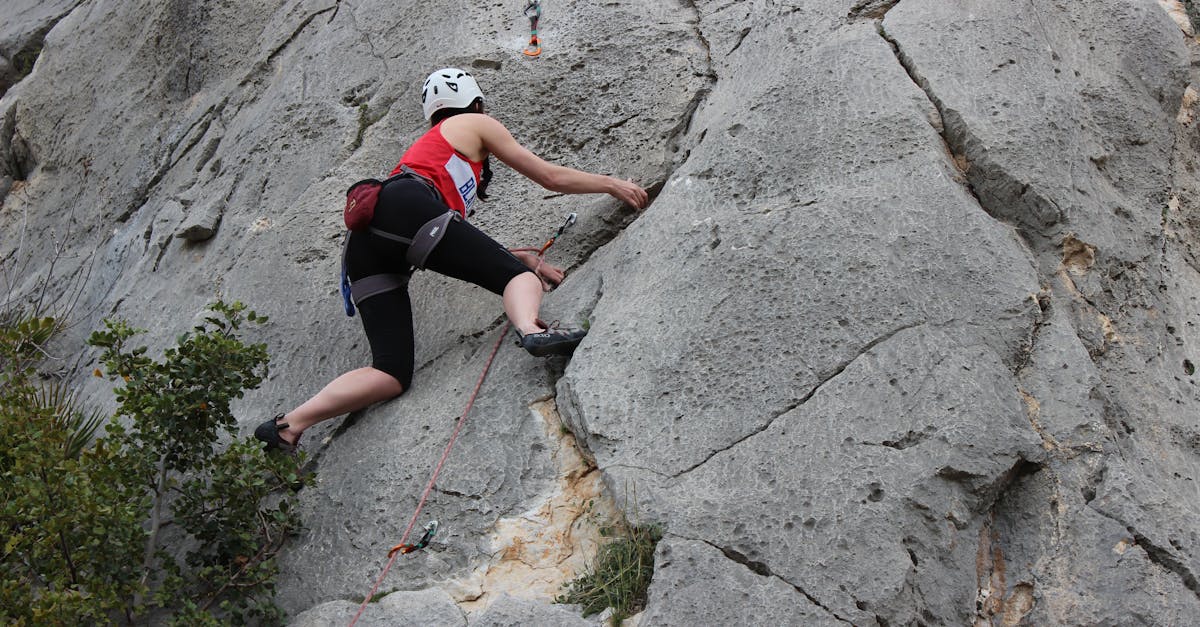 découvrez les techniques de montée en vtt pour améliorer votre performance et maîtriser les terrains escarpés avec confiance et sécurité.