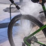 découvrez nos conseils et astuces pour un nettoyage efficace de votre vélo, afin de prolonger sa durée de vie et optimiser vos performances.
