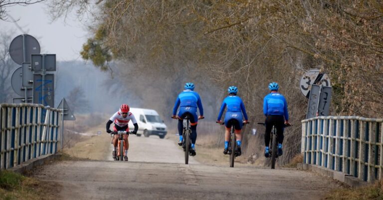 adaptez votre entraînement à vélo selon les saisons pour optimiser vos performances toute l'année. découvrez des conseils spécifiques pour chaque période saisonnière.