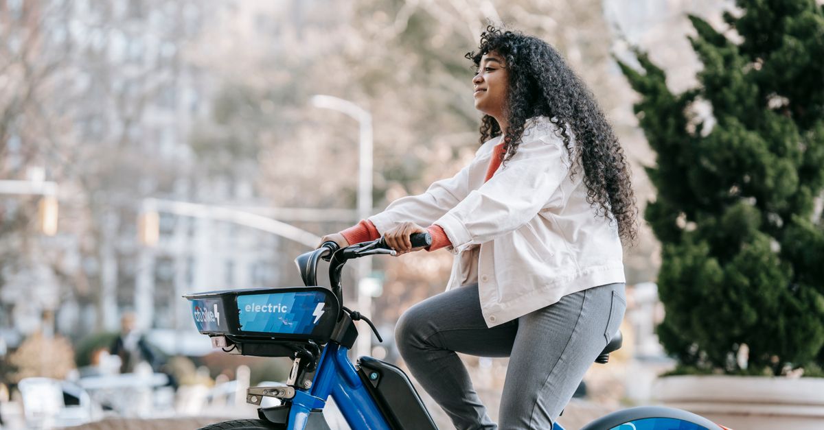 découvrez les différences entre vélo électrique et vélo traditionnel : avantages, inconvénients, performances et choix idéal pour vos besoins.