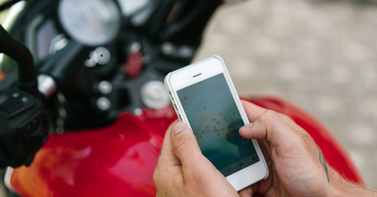 ordinateur de vélo gps : suivez votre parcours, votre vitesse et votre distance en temps réel pour des performances optimales lors de vos sorties à vélo.