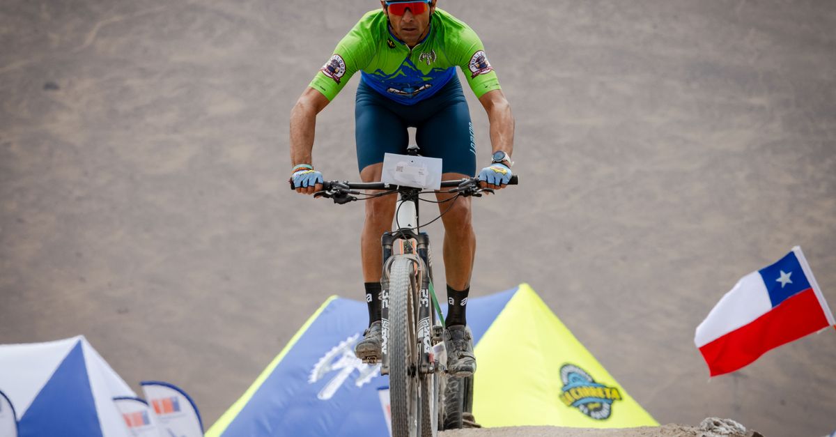 découvrez les techniques essentielles pour gagner en confiance en vtt et améliorer vos compétences sur tous les terrains.