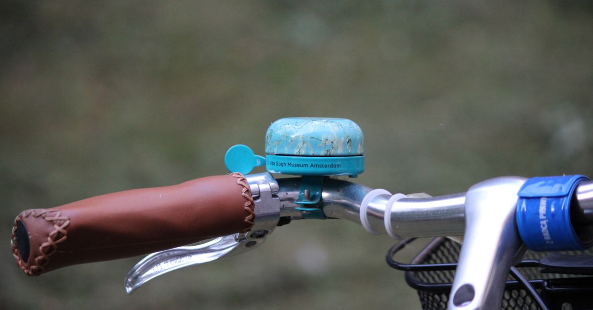 découvrez notre sélection d'accessoires pour le cyclisme urbain, alliant style et fonctionnalité pour vos trajets en ville.
