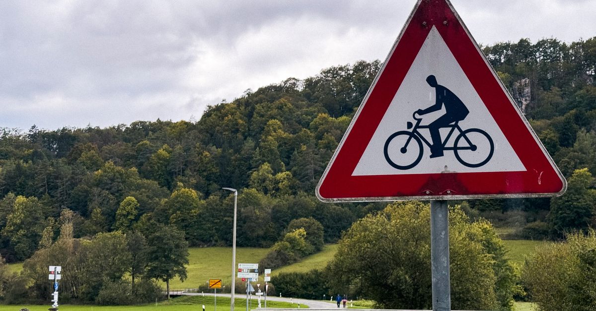 découvrez les règles de circulation pour les cyclistes afin d'assurer votre sécurité et celle des autres usagers sur la route.