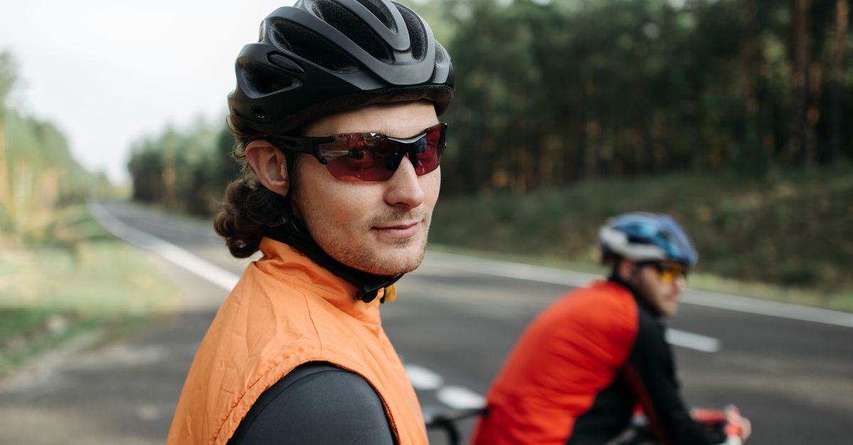 découvrez les qualités essentielles d'un casque de vélo pour allier sécurité, confort et design lors de vos sorties à vélo.