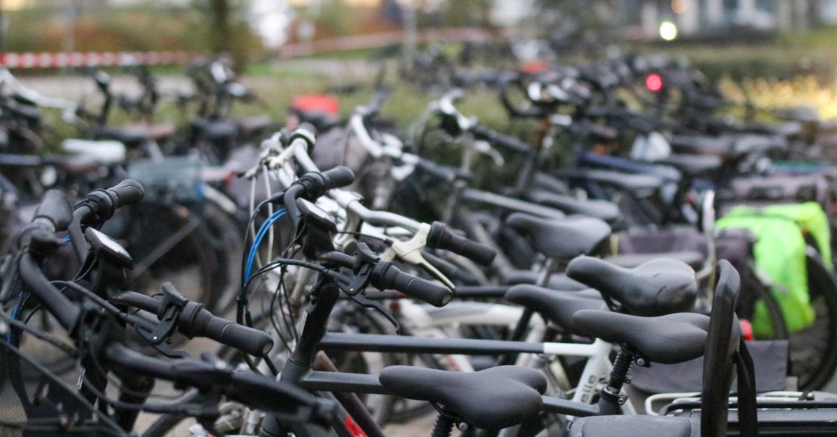 découvrez comment positionner correctement votre selle de vélo pour optimiser le confort et la performance lors de vos sorties.