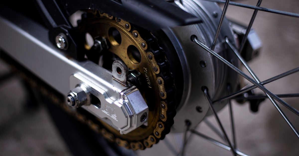 découvrez nos conseils essentiels pour l'entretien de la transmission de votre vélo afin d'assurer des performances optimales et prolonger la durée de vie de vos composants.