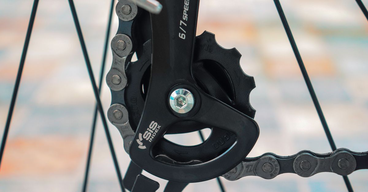 service professionnel de réparation de chaînes pour vélos, motos et équipements industriels. réparation rapide et fiable pour assurer la durabilité et la sécurité de vos chaînes.