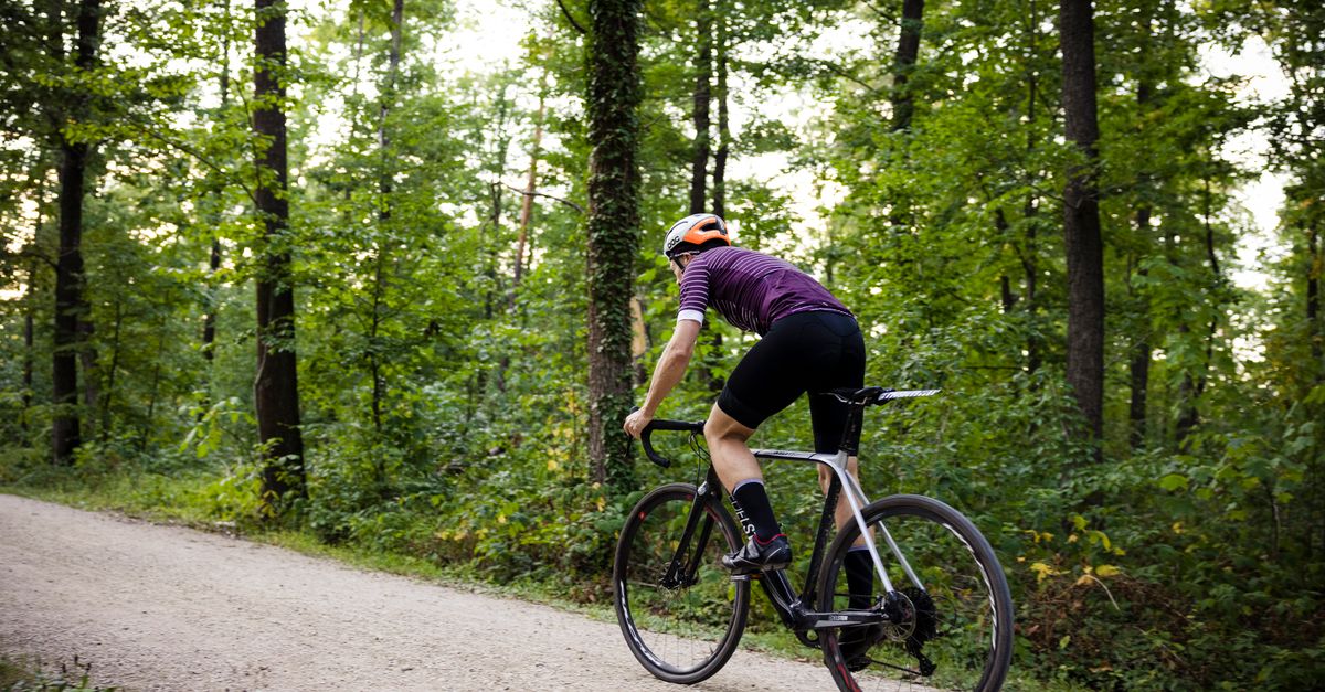 découvrez le gravel bike, le vélo polyvalent idéal pour explorer routes et chemins hors piste avec confort et performance.