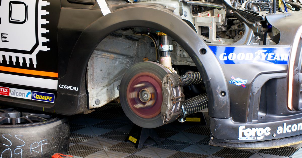 découvrez comment optimiser votre suspension pour un confort et une performance de conduite améliorés grâce à notre guide complet sur le réglage de suspension.