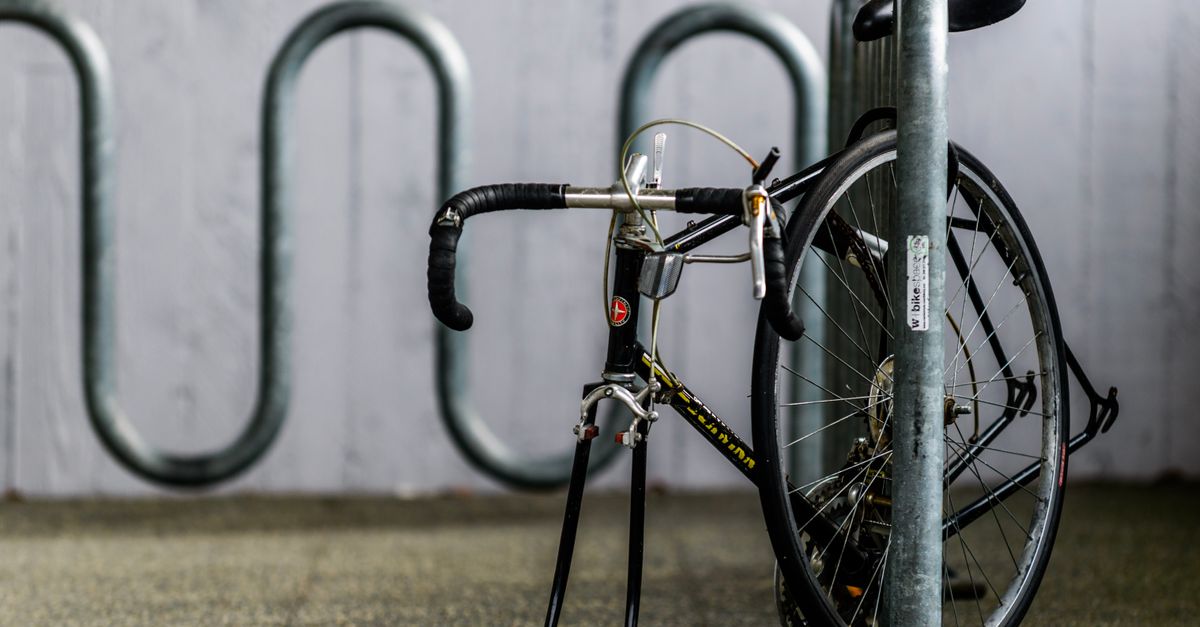 découvrez notre sélection de cadenas pour vélo fiables et sécurisés, conçus pour protéger votre vélo contre le vol avec robustesse et facilité d'utilisation.