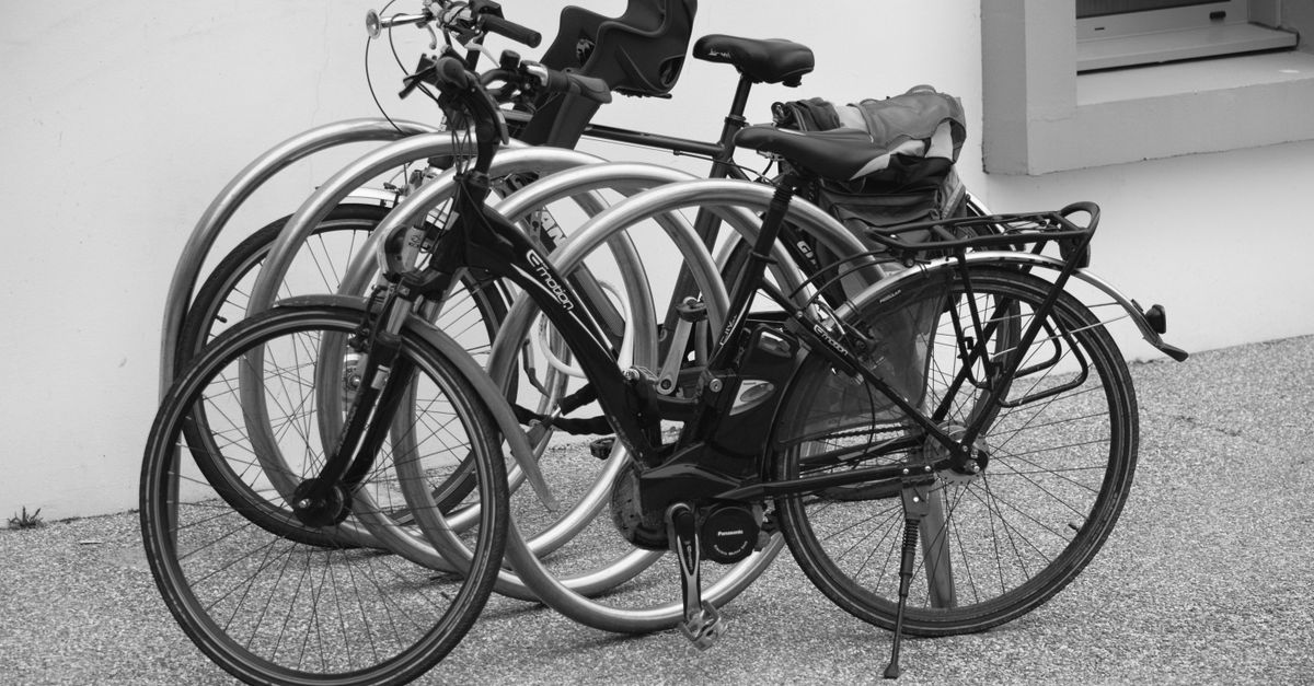 découvrez notre sélection de cadenas pour vélo robustes et sécurisés, conçus pour protéger votre vélo contre le vol, avec un design pratique et facile à utiliser.
