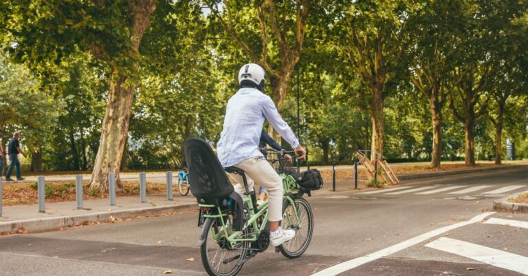 sensibilisation à la sécurité à vélo : conseils et bonnes pratiques pour rouler en toute sécurité et prévenir les accidents.