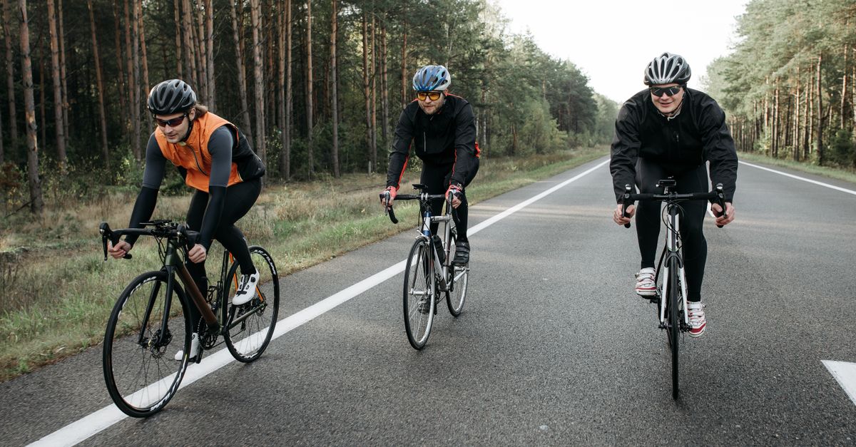 améliorez votre endurance en cyclisme grâce à des conseils d'entraînement, nutrition et techniques pour optimiser vos performances sur route et en compétition.