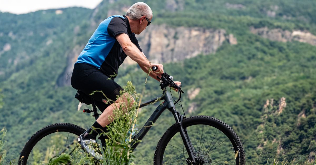 découvrez des conseils pratiques pour optimiser vos montées en vélo électrique et améliorer vos performances en toutes circonstances.