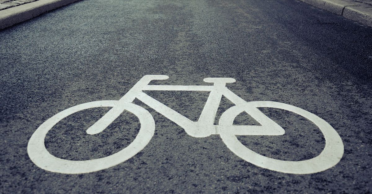 découvrez des conseils pratiques et un guide complet pour planifier vos sorties longue distance à vélo, optimiser votre entraînement et profiter pleinement de vos aventures cyclistes.