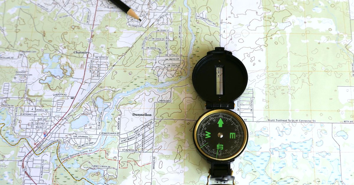 apprenez à lire et interpréter les cartes avec nos guides pratiques et conseils pour maîtriser la lecture de cartes topographiques, routières et nautiques.