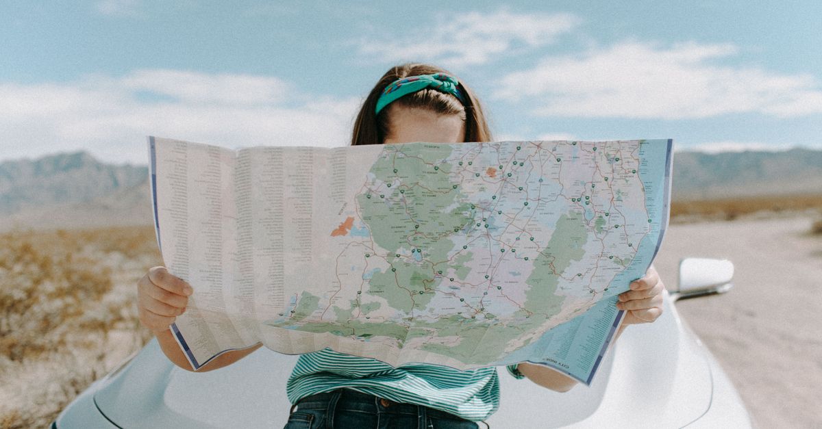 apprenez à lire et interpréter les cartes avec nos guides faciles à suivre, idéaux pour la randonnée, l'orientation et la navigation.