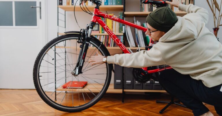 découvrez les réglages essentiels d’un vélo de ville pour améliorer votre confort, votre sécurité et votre conduite au quotidien.