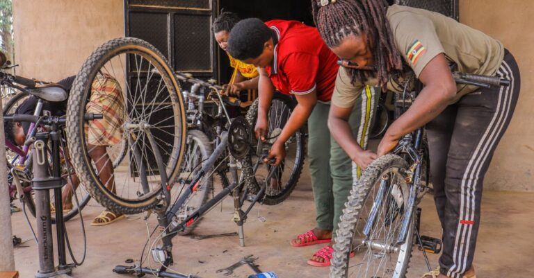 conseils et astuces pour l'entretien et la réparation de votre vélo afin d'assurer performance et sécurité.