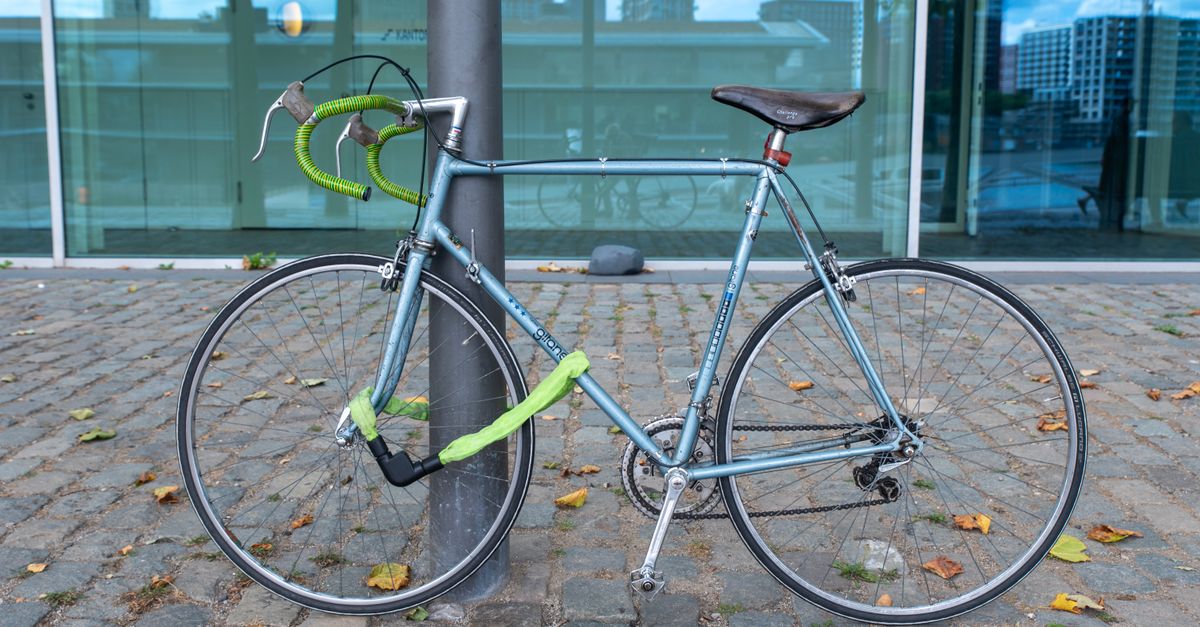 découvrez nos solutions de sécurité pour vélo, conçues pour protéger votre deux-roues contre le vol avec des antivols innovants et fiables.
