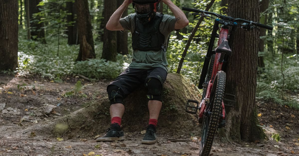 conseils essentiels pour bien préparer votre sortie de vtt : équipement, entraînement et sécurité pour une expérience réussie en montagne.