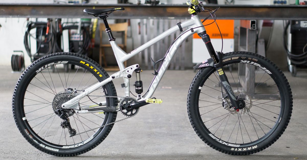 guide complet pour l'entretien de la suspension vtt : astuces, conseils et étapes pour optimiser les performances et la durée de vie de votre suspension.