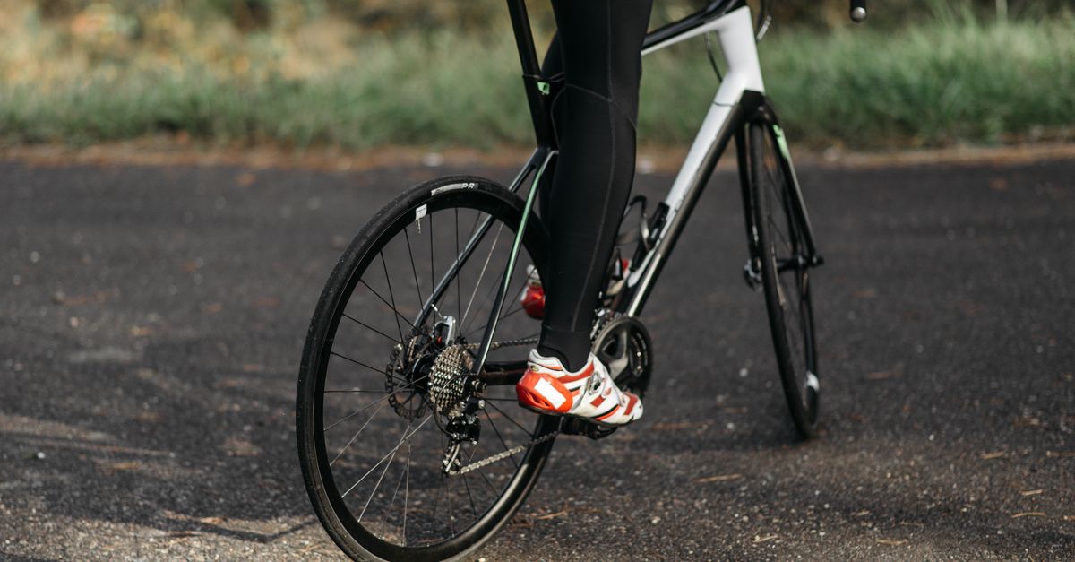 découvrez l'importance de la cadence de pédalage pour optimiser vos performances cyclistes et améliorer votre endurance.
