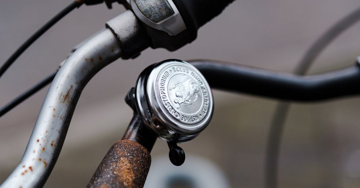 découvrez notre sélection d'accessoires pour vélo urbain, alliant style et fonctionnalité pour vos déplacements en ville.