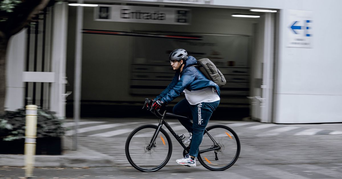 sac à dos pour cycliste urbain alliant style, confort et fonctionnalité pour vos déplacements quotidiens en ville.