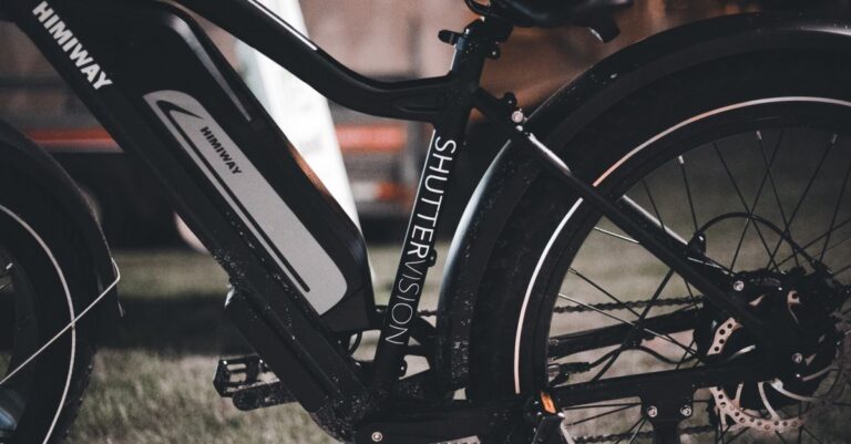 découvrez les gestes essentiels pour entretenir la batterie de votre vtt électrique, prolonger son autonomie et préserver ses performances.